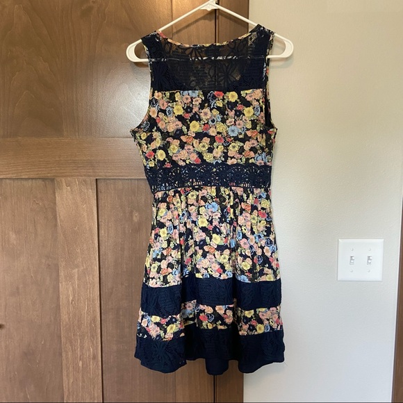 LC Lauren Conrad Sleeveless Floral Lace Trim A-Line Dress Size 10 - Picture 4 of 7